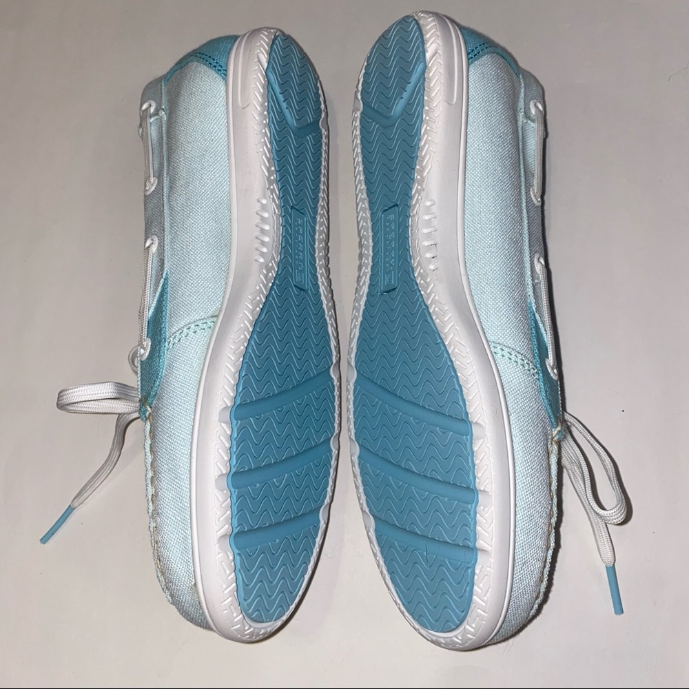 Sperry - Picture 2 of 4